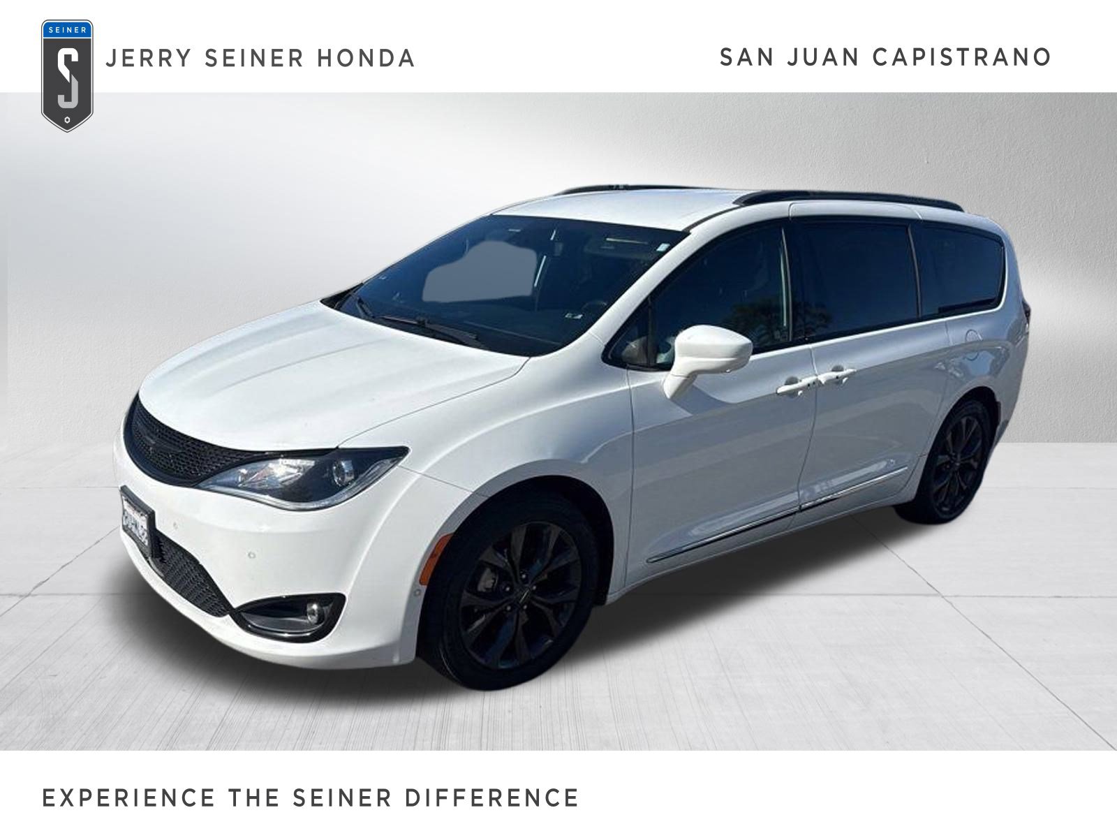 2020 Chrysler Pacifica Touring L Plus's photo