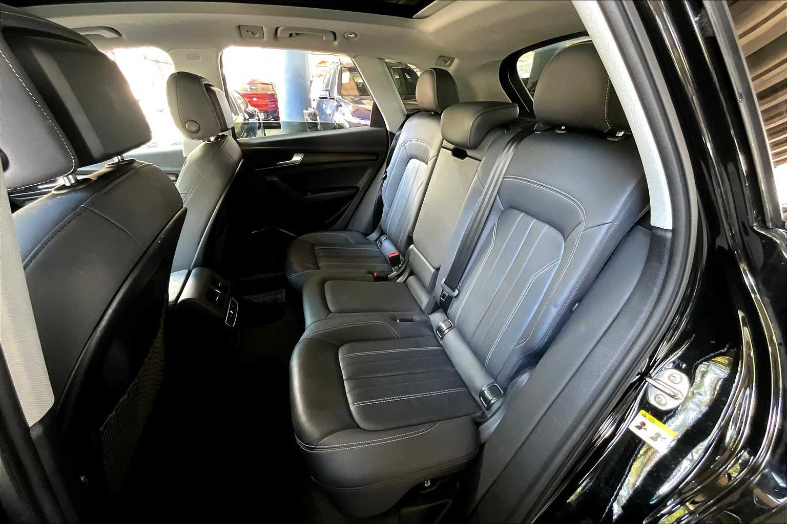 2022 Audi Q5 S line Premium photo 18