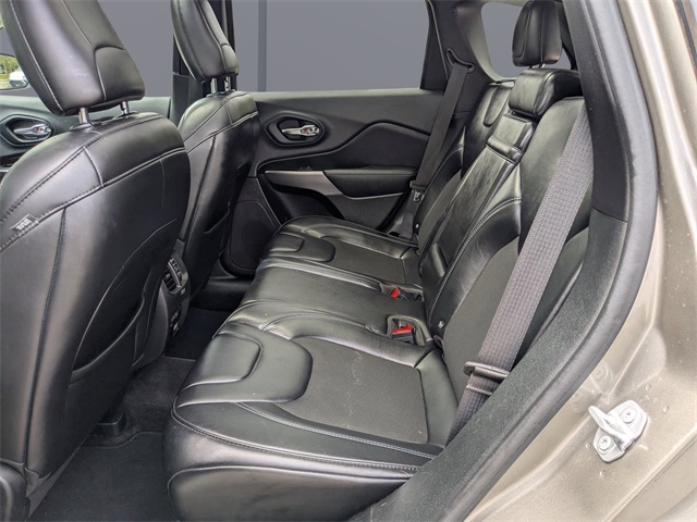 2019 Jeep Cherokee Latitude photo 13