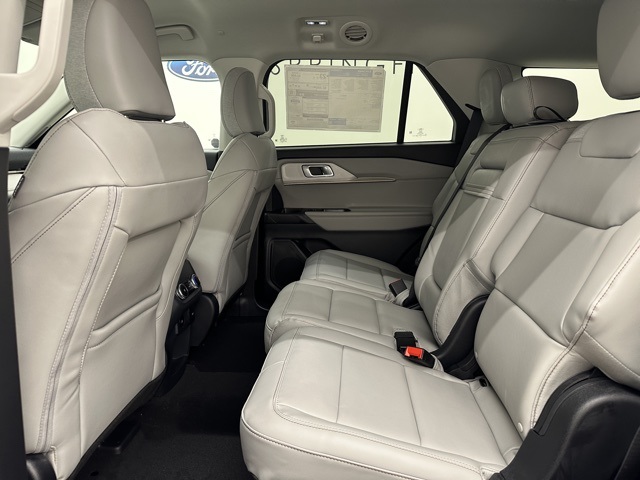 2025 Ford Explorer photo 19