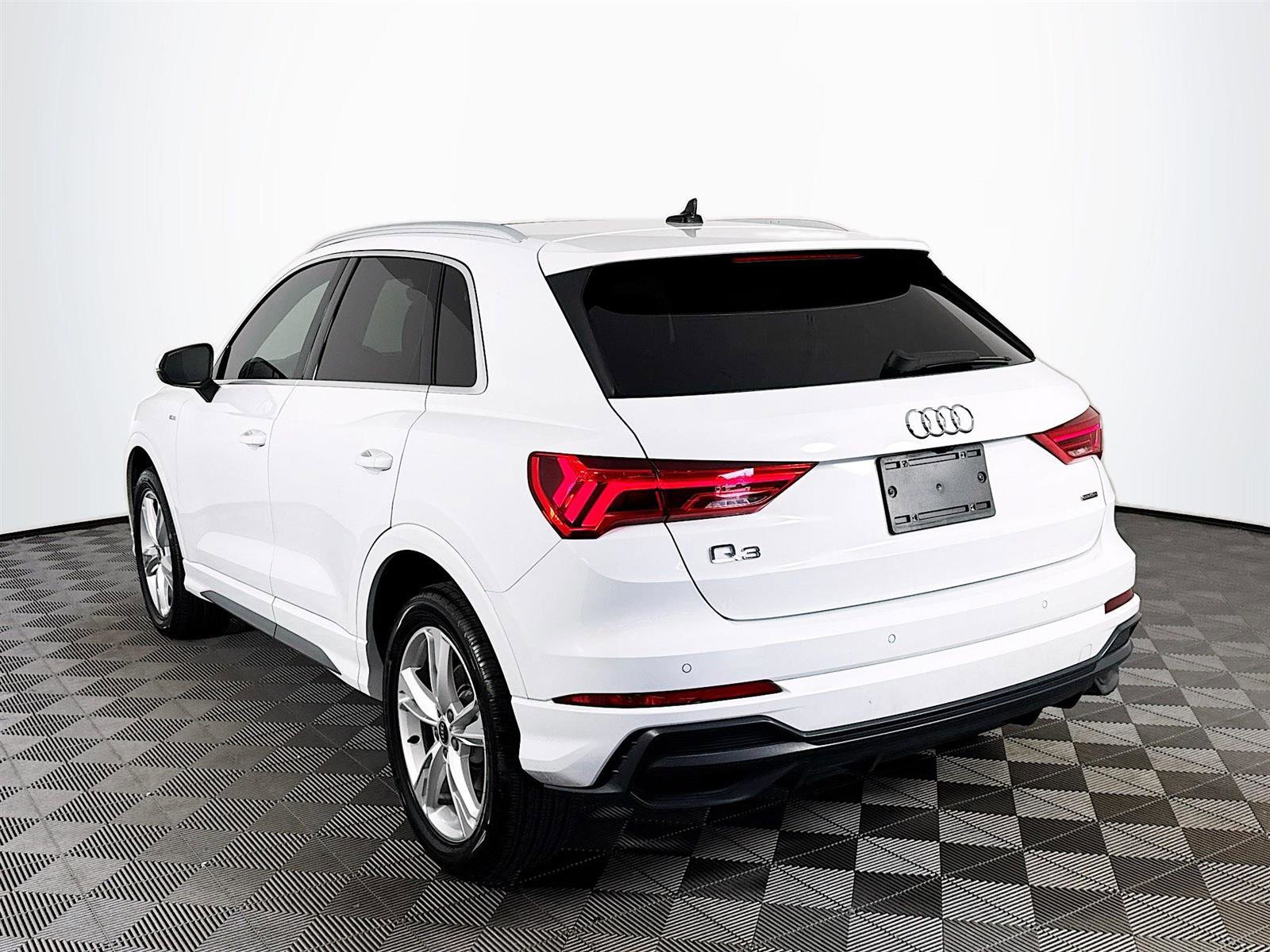 2022 Audi Q3 Premium Plus S line photo 4