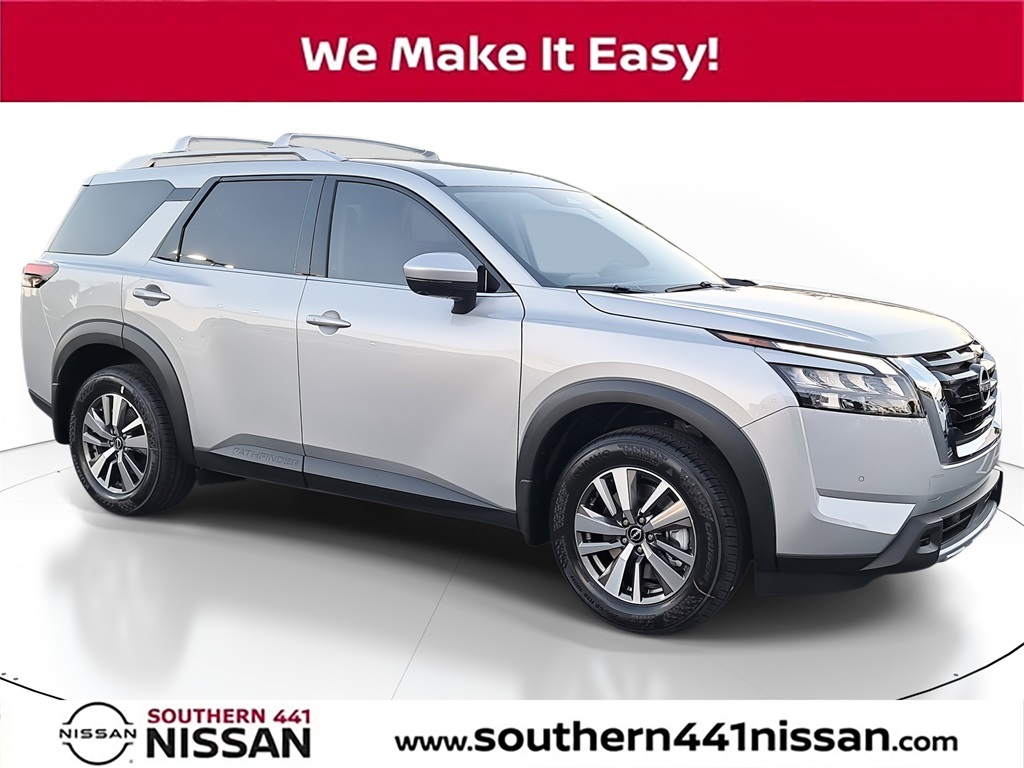 2025 Nissan Pathfinder SL's photo