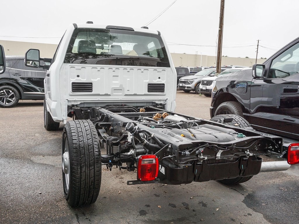 2025 Ford F-350 photo 6