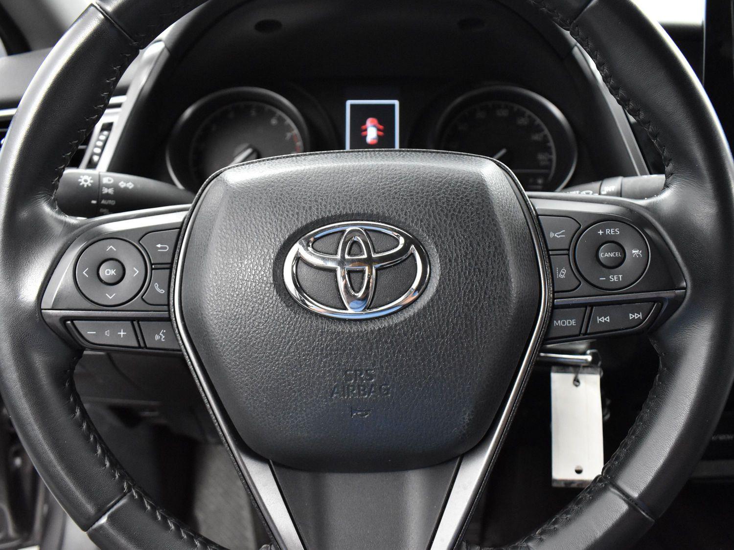 2022 Toyota Camry SE photo 16