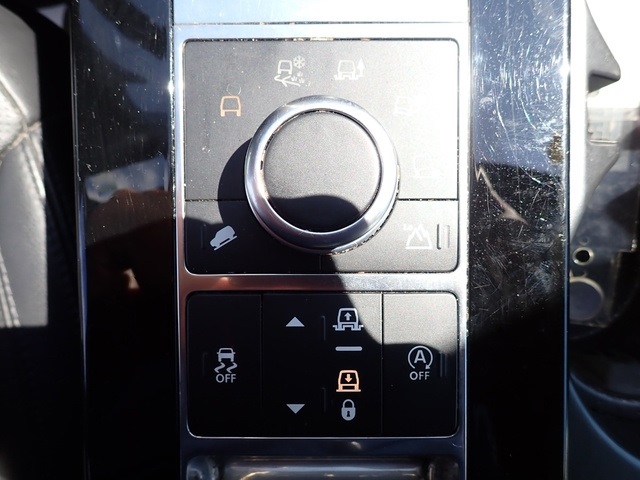 2020 Land Rover Discovery HSE photo 21