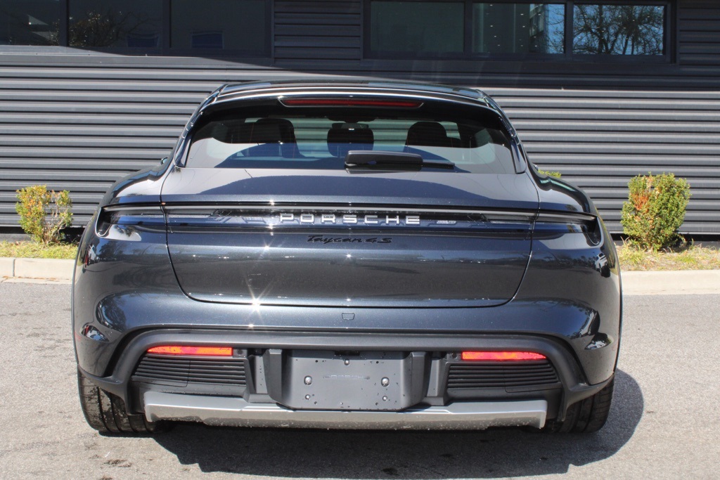 2025 Porsche Taycan 4S Cross Turismo photo 5