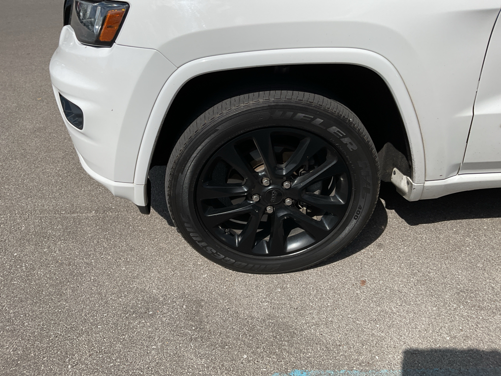 2019 Jeep Grand Cherokee Altitude photo 3