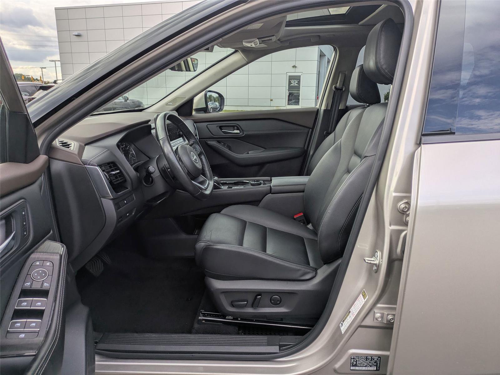2022 Nissan Rogue SL photo 10