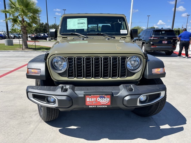2025 Jeep Gladiator Sport photo 2