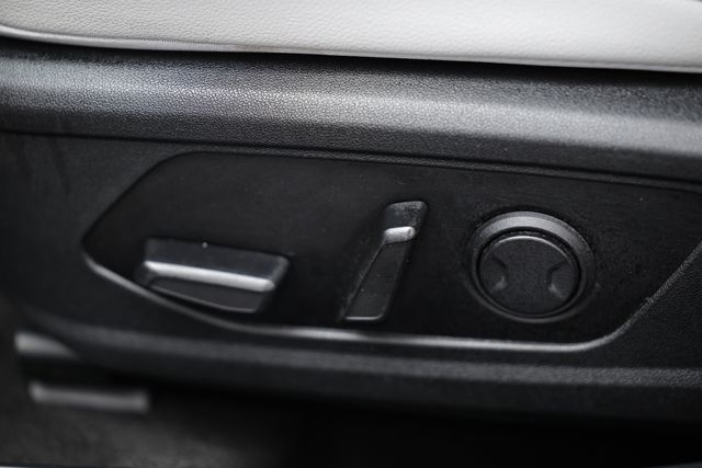 2022 Hyundai Elantra Limited photo 25