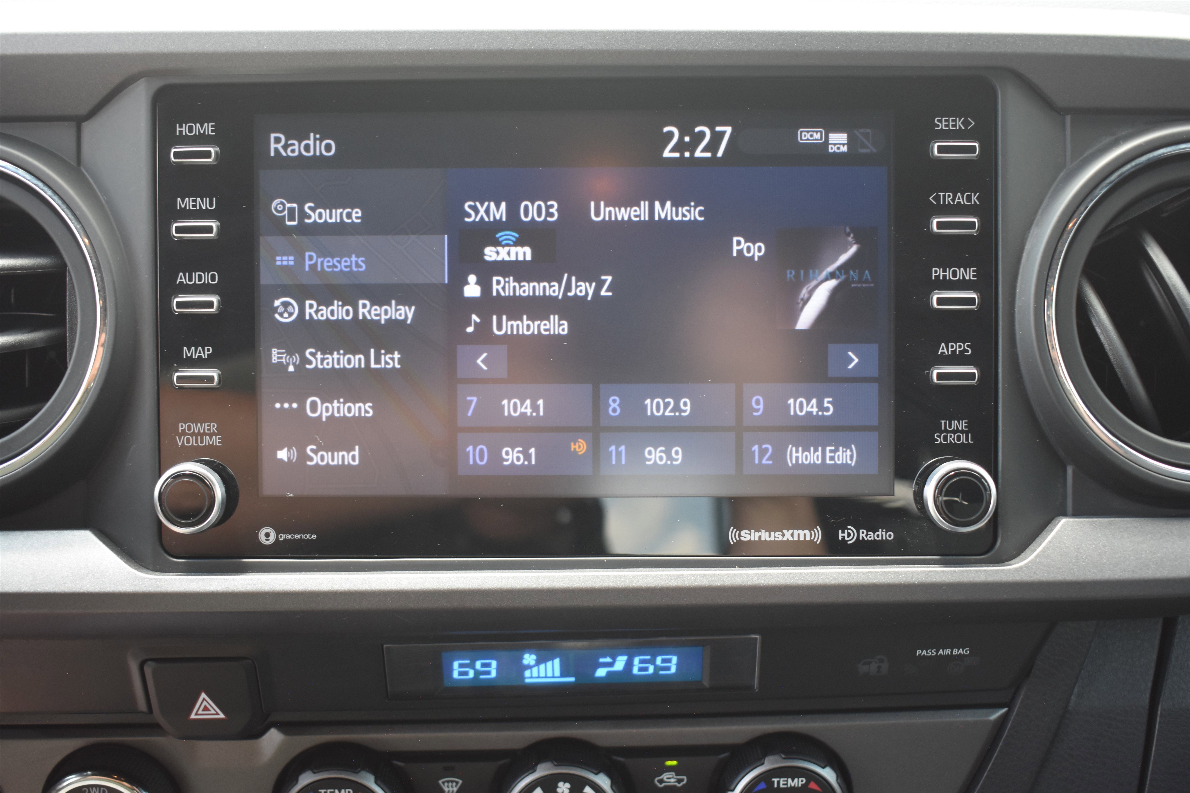 2022 Toyota Tacoma SR5 photo 12