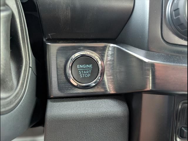 2025 Ford F-250 Lariat photo 10
