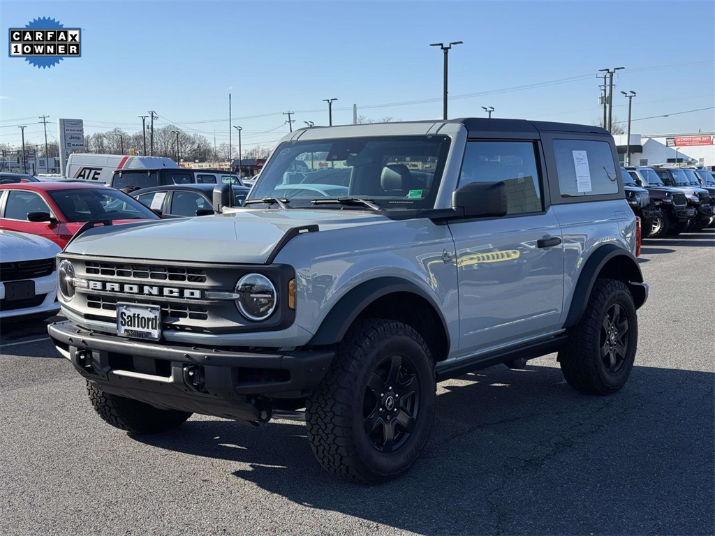 2024 Ford Bronco 2-Door Black Diamond's photo