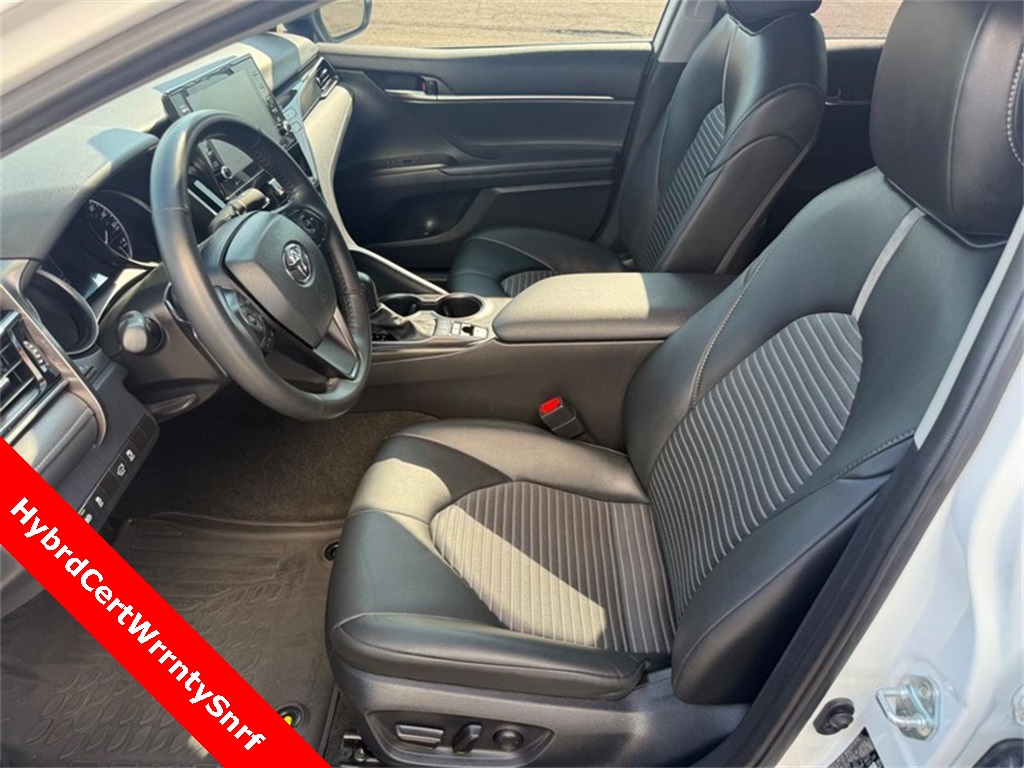 2024 Toyota Camry Hybrid SE photo 15