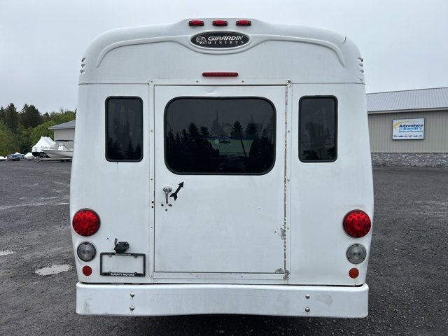 2003 Chevrolet Express Cutaway 3500 photo 3