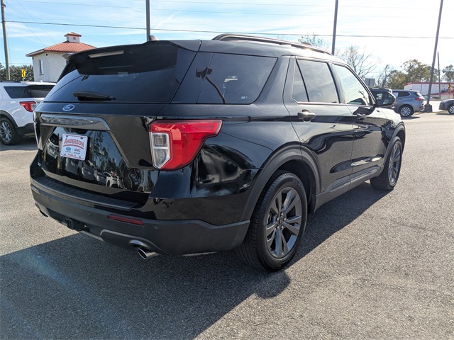 2023 Ford Explorer XLT photo 3
