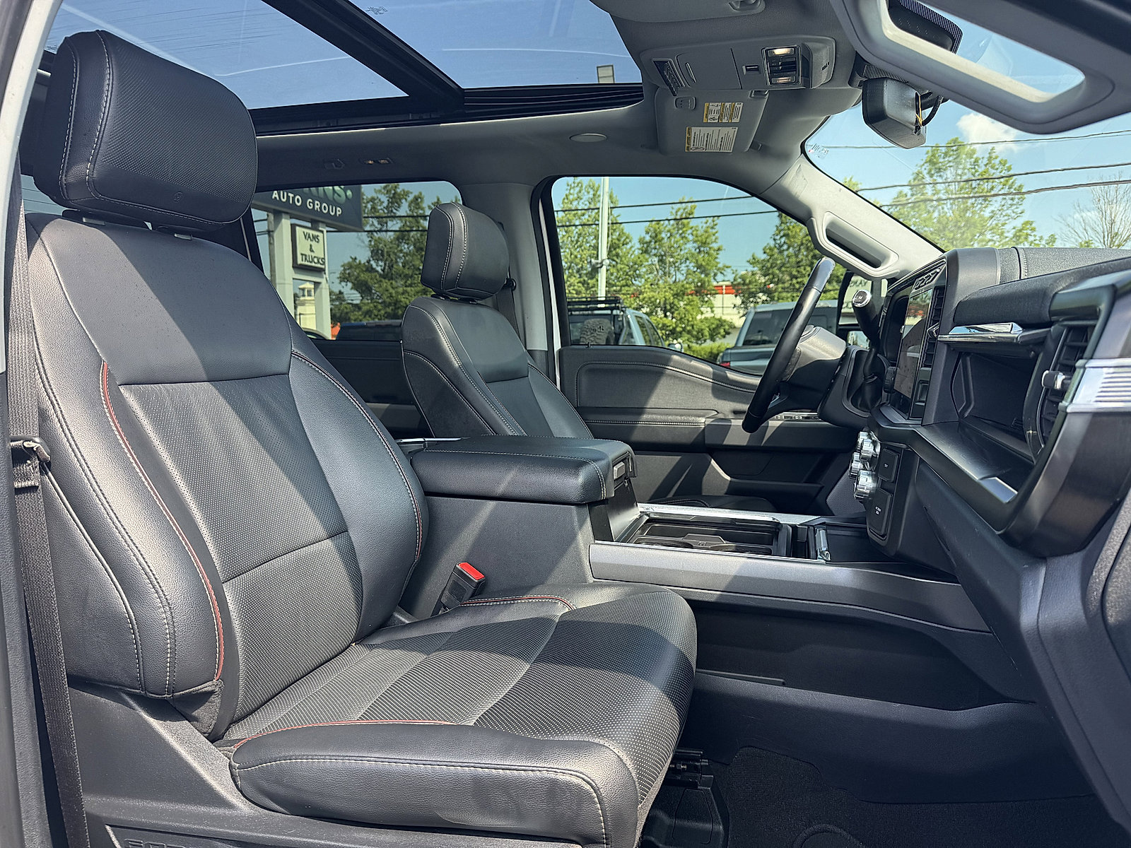 2023 Ford F-250 Lariat photo 10