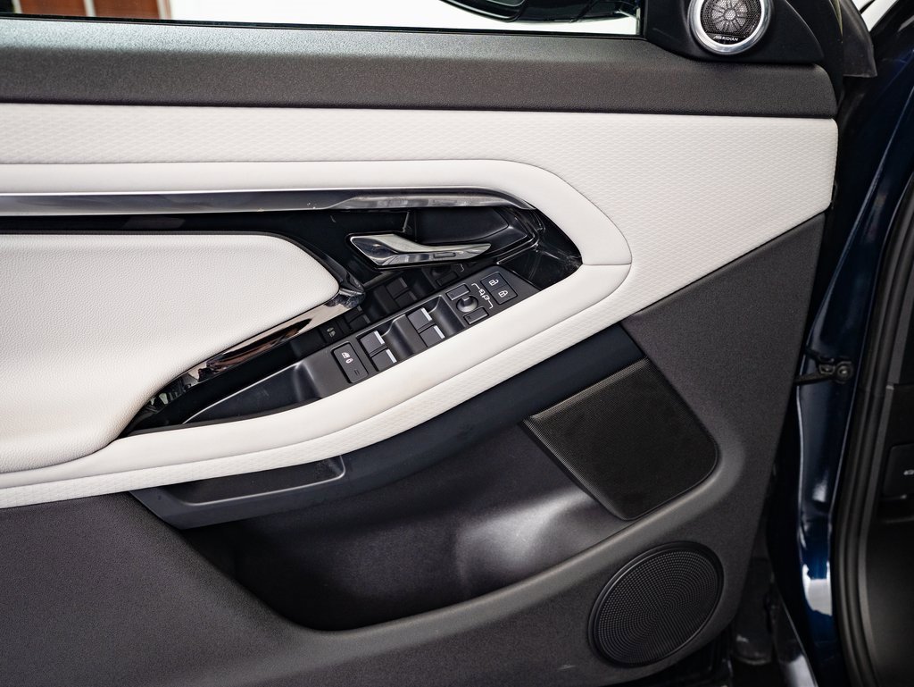 2023 Land Rover Range Rover Evoque R-Dynamic S photo 22