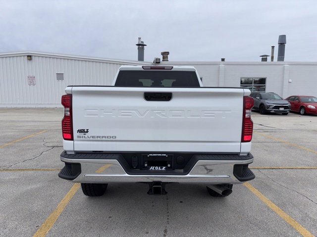 2025 Chevrolet Silverado 2500HD photo 3