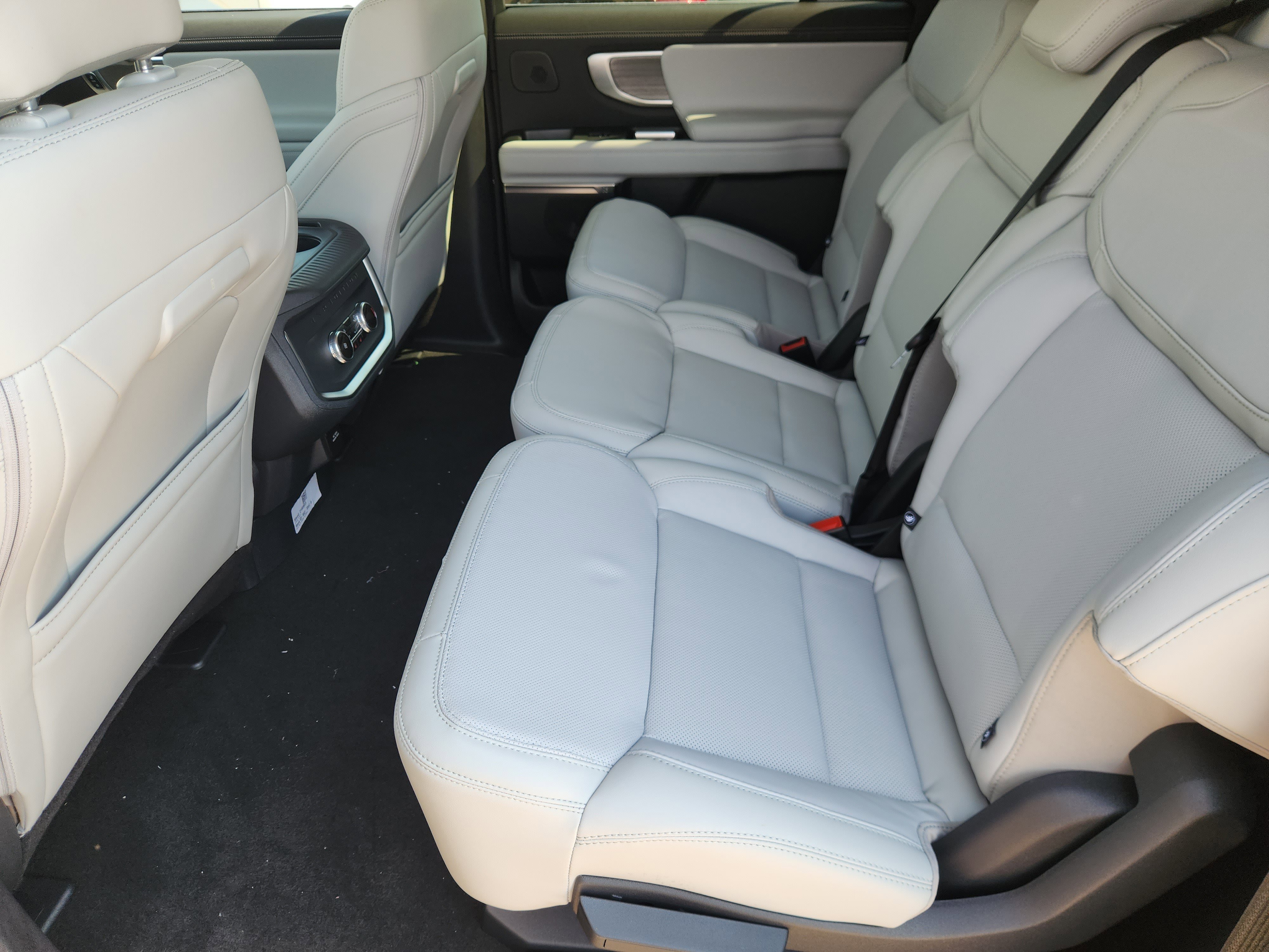 2025 Ford Expedition Platinum MAX EL photo 5