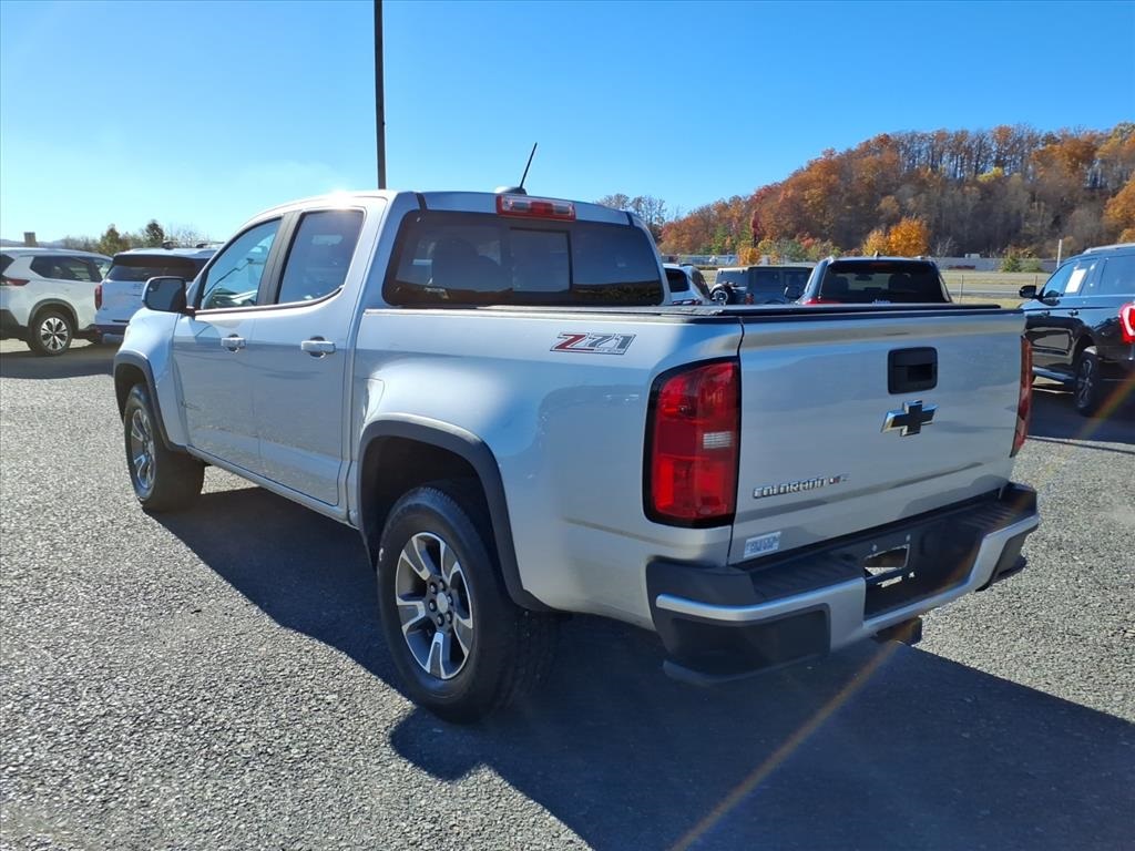 2017 Chevrolet Colorado Z71 photo 3