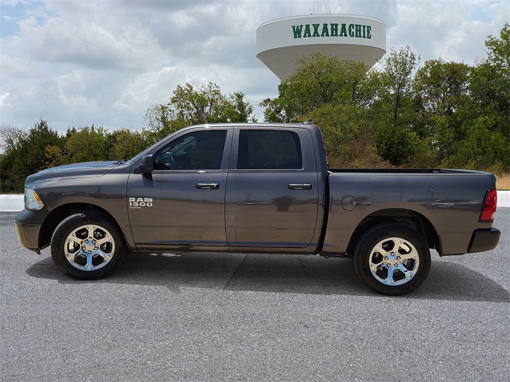 2024 Ram 1500 Classic Tradesman photo 3