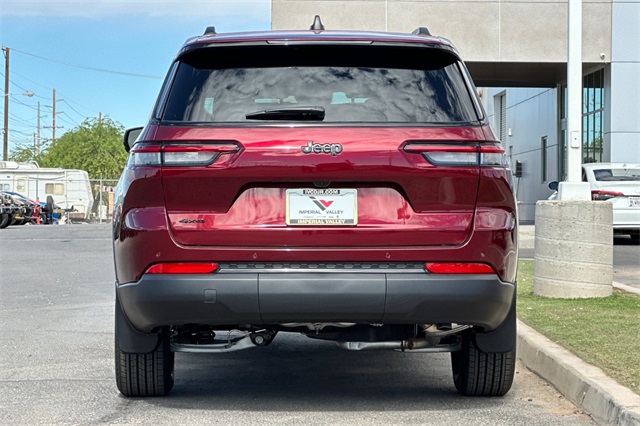 2025 Jeep Grand Cherokee Altitude photo 4