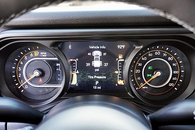 New 2025 Black Clear-Coat Exterior Paint Jeep Sport S image 39