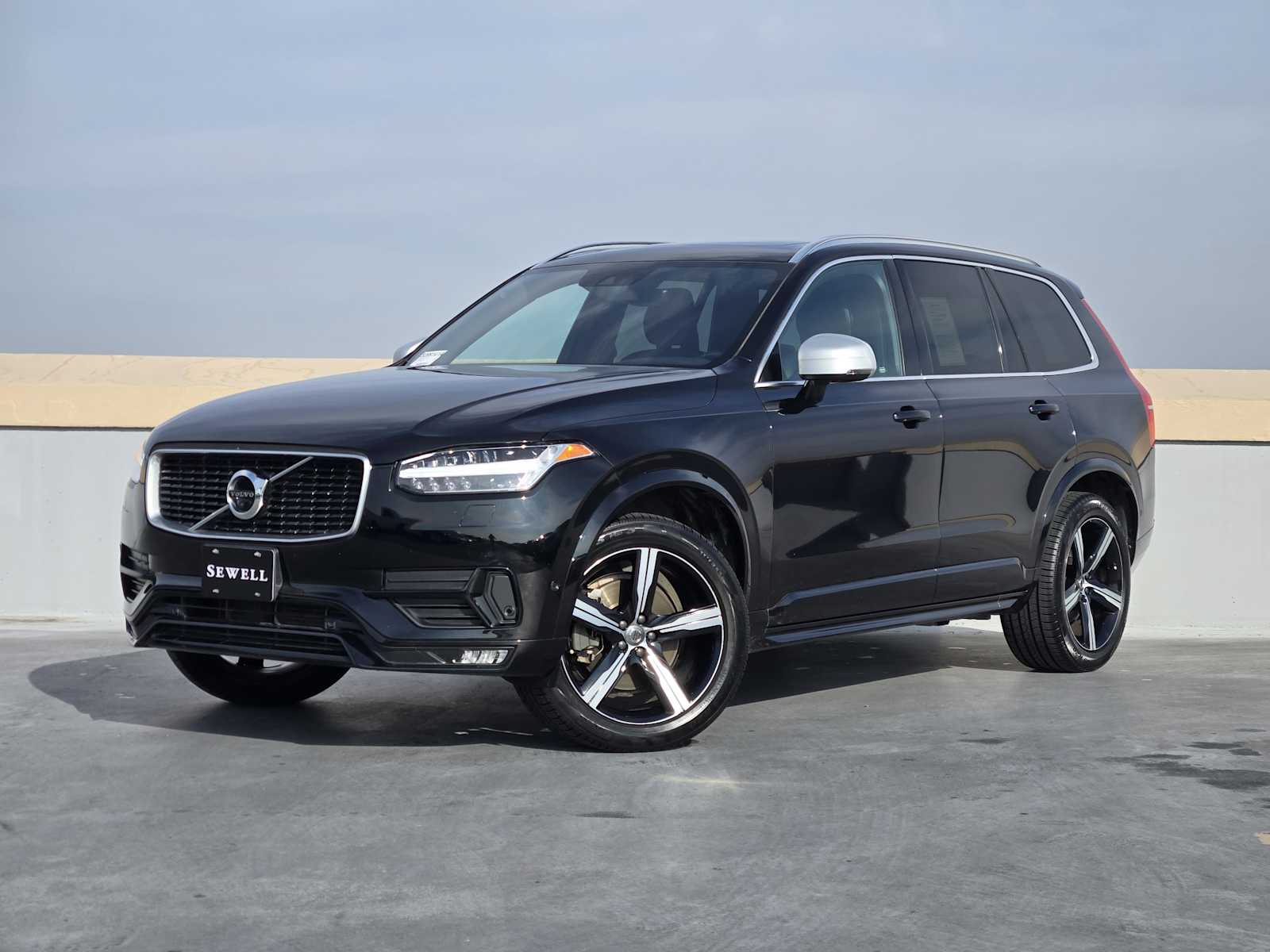 2018 Volvo XC90 R-Design's photo