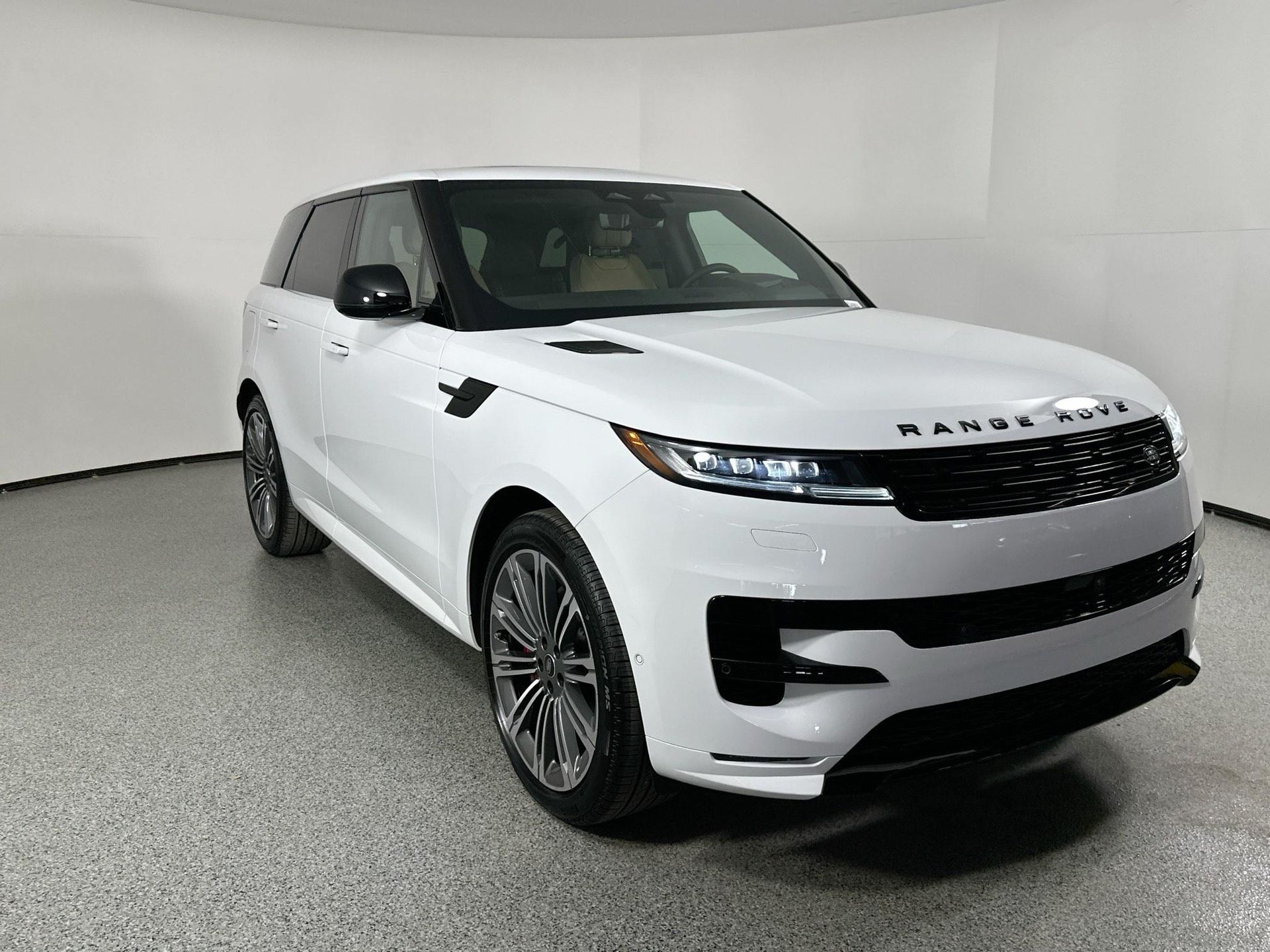 2025 Land Rover Range Rover Sport SE photo 2