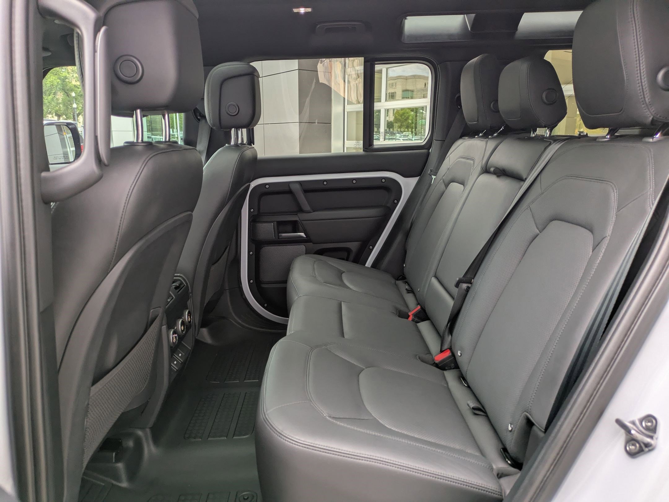 2023 Land Rover Defender 110 V8 110 Carpathian Edition photo 28