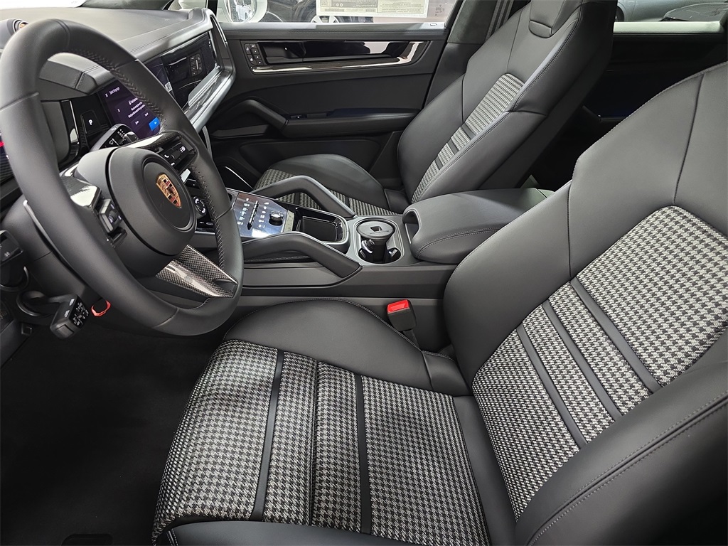 2026 Porsche Cayenne GTS Coupe photo 3