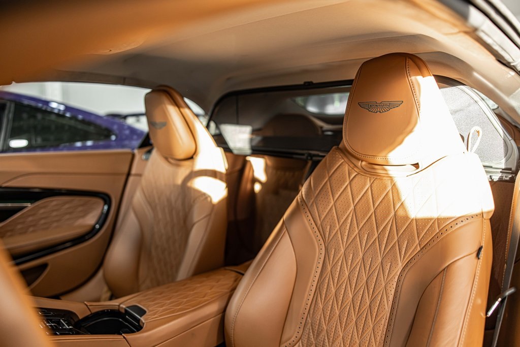 2025 ASTON MARTIN DB12 - Image 7