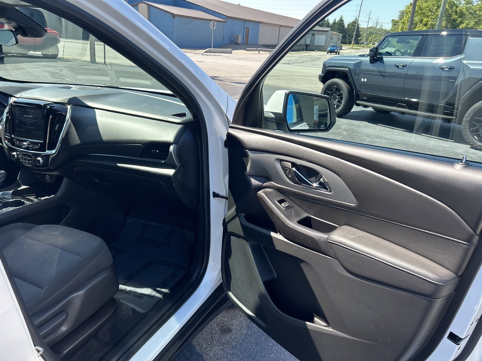 2023 Chevrolet Traverse Cloth photo 38