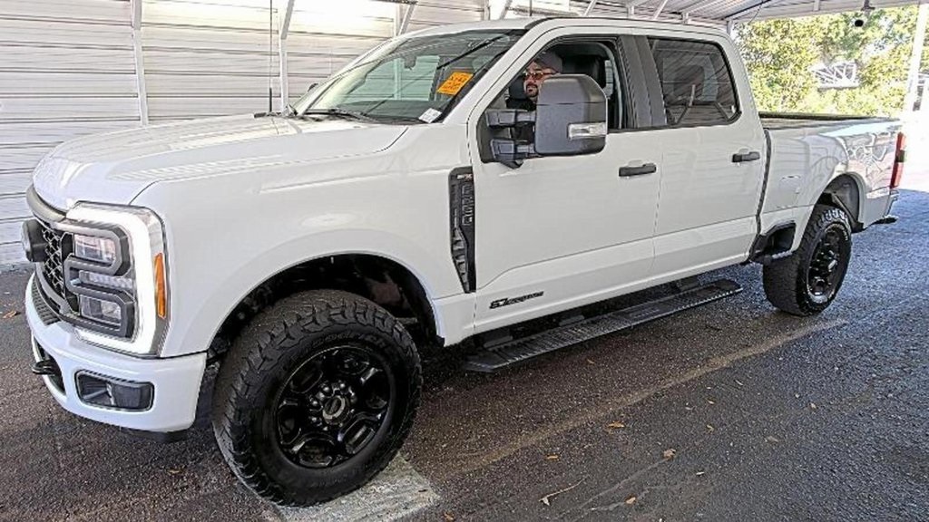 2023 Ford F-250 Super Duty XL's photo