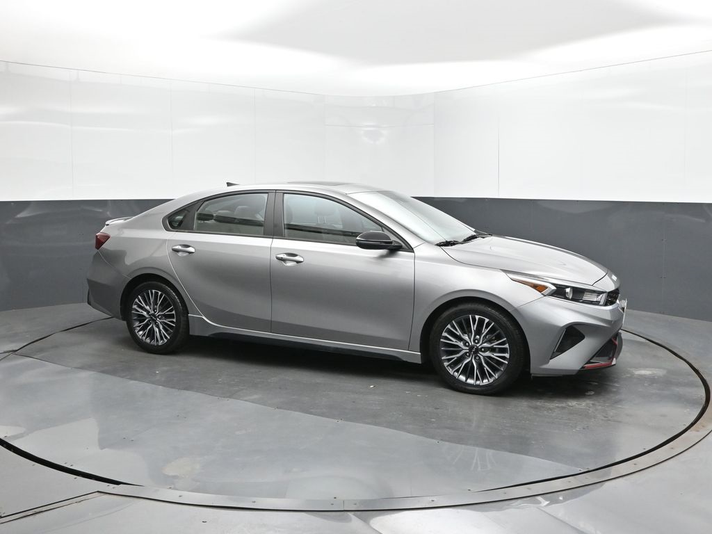2023 Kia Forte GT-Line photo 12