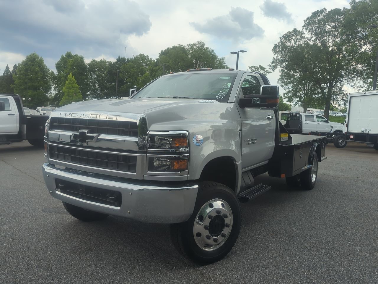 2024 Chevrolet Silverado 4500 Medium Duty Chassis Cab Work Truck's photo
