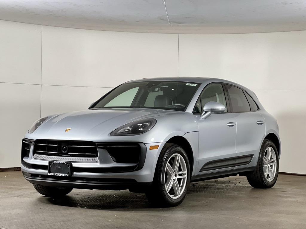 2025 Porsche Macan's photo