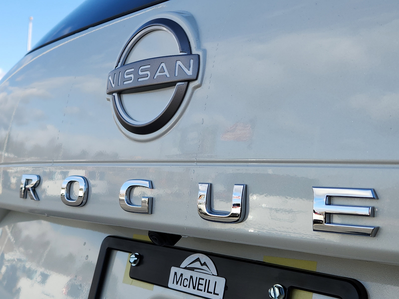 2023 Nissan Rogue SV photo 4