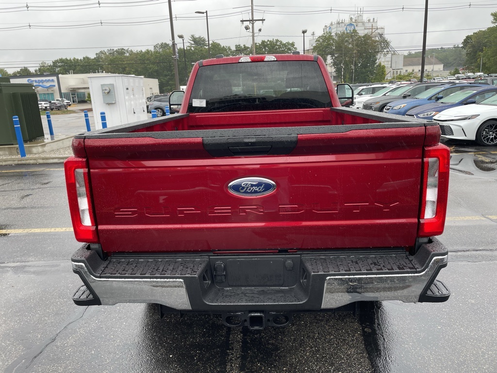 2026 Ford F-350 XLT photo 3
