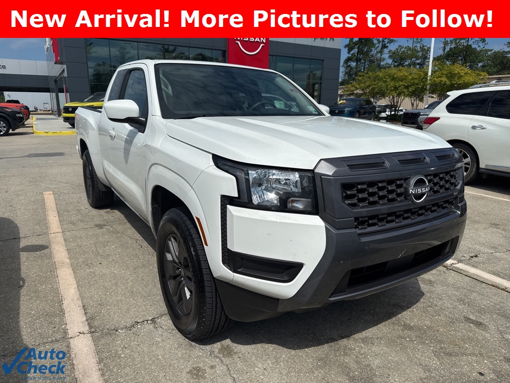 2025 Nissan Frontier SV photo 2