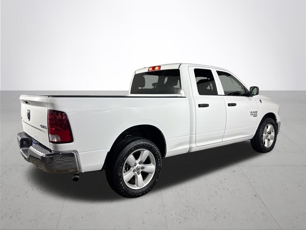 2024 Ram 1500 Classic SLT photo 4