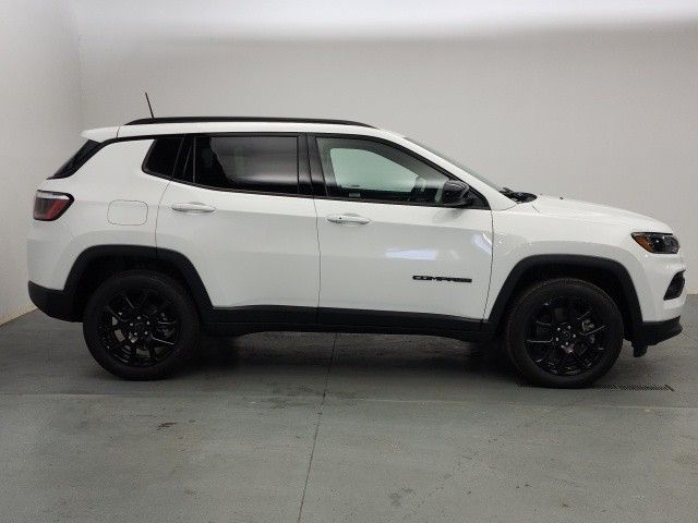 2025 Jeep Compass Latitude photo 22