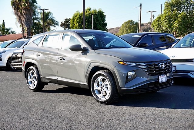 Used 2024 Gray Hyundai SE image 5