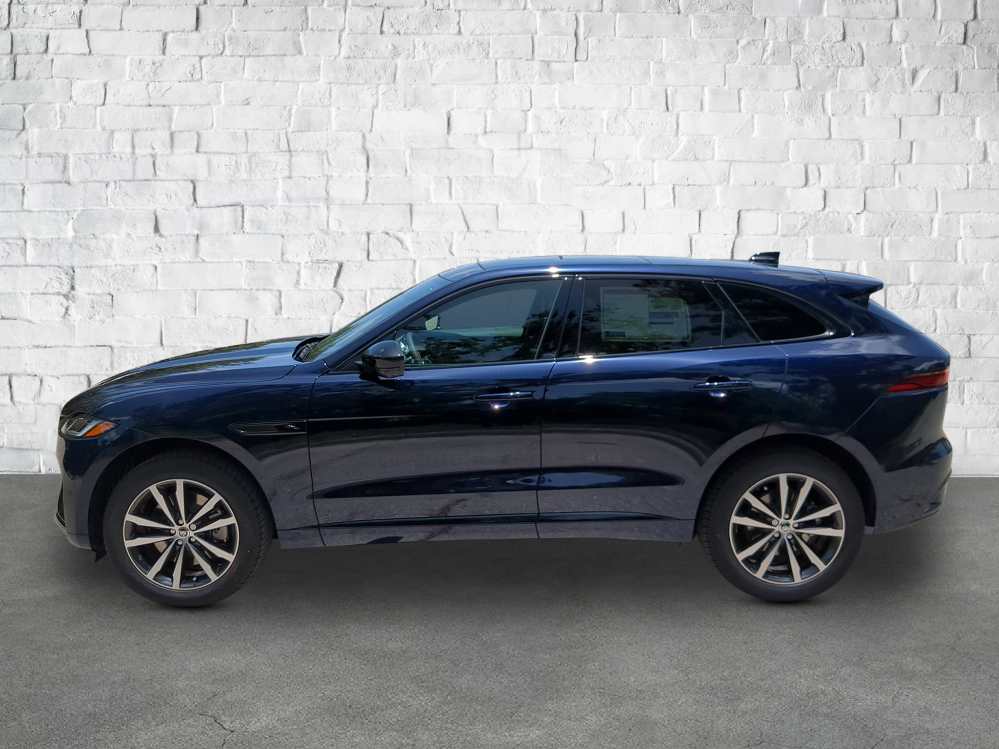 2026 Jaguar F-PACE P400 R-Dynamic S photo 3