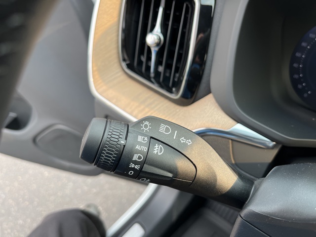 2026 Volvo XC60 B5 Plus photo 13