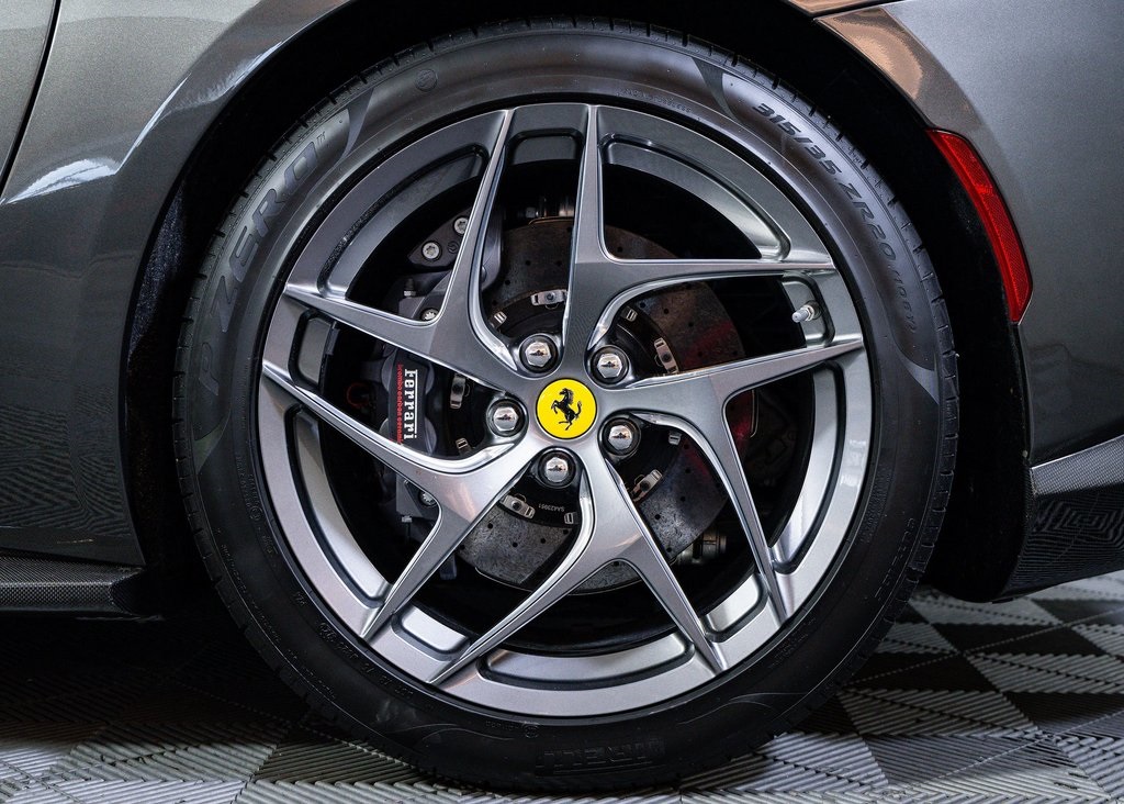 2020 Ferrari 812 Superfast Base photo 5
