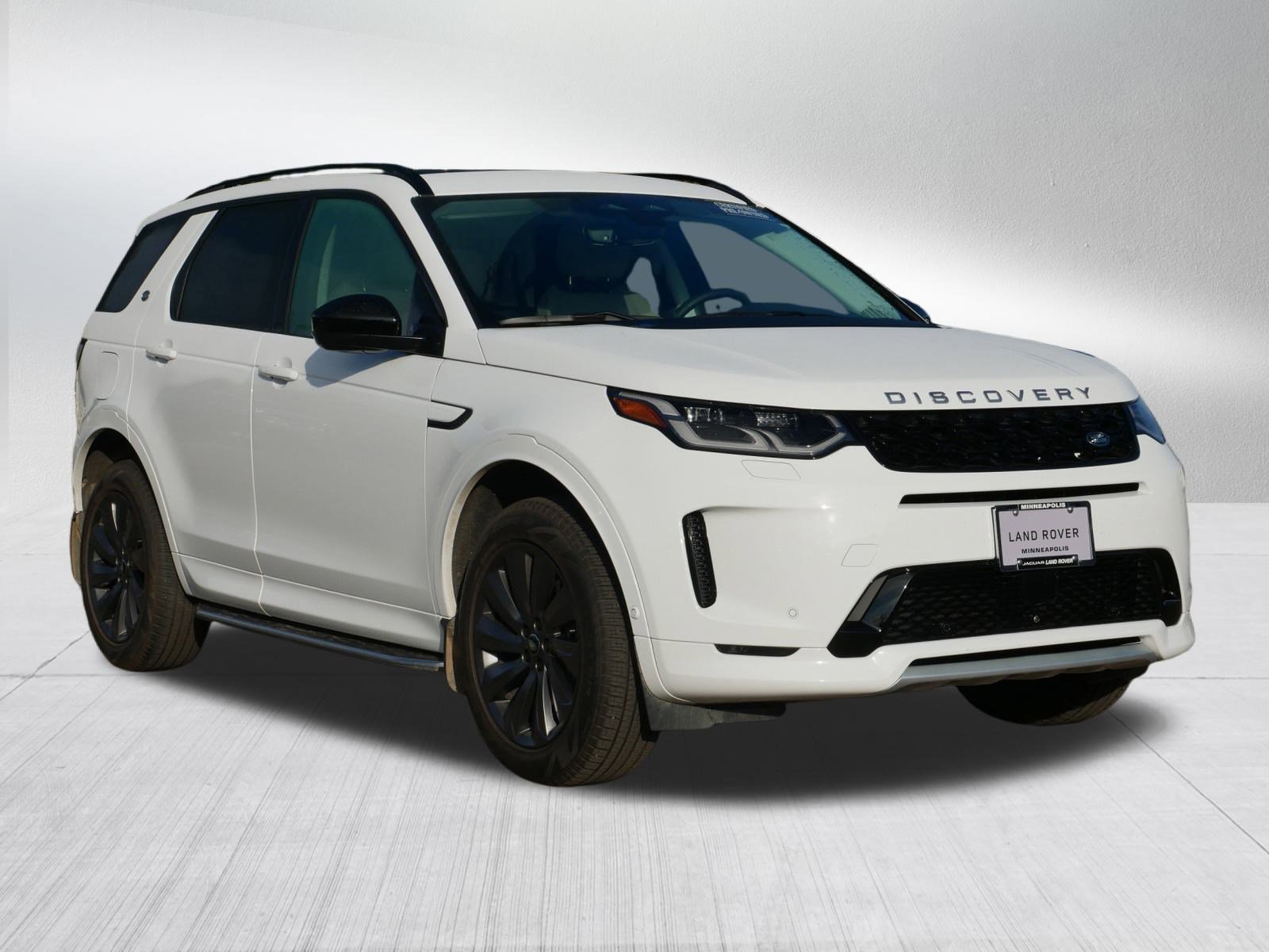 2025 Land Rover Discovery Sport S photo 3
