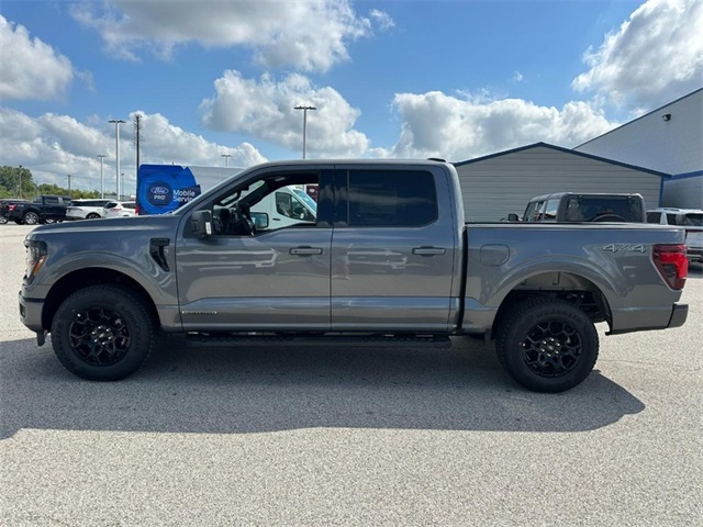 2025 Ford F-150 XLT photo 2