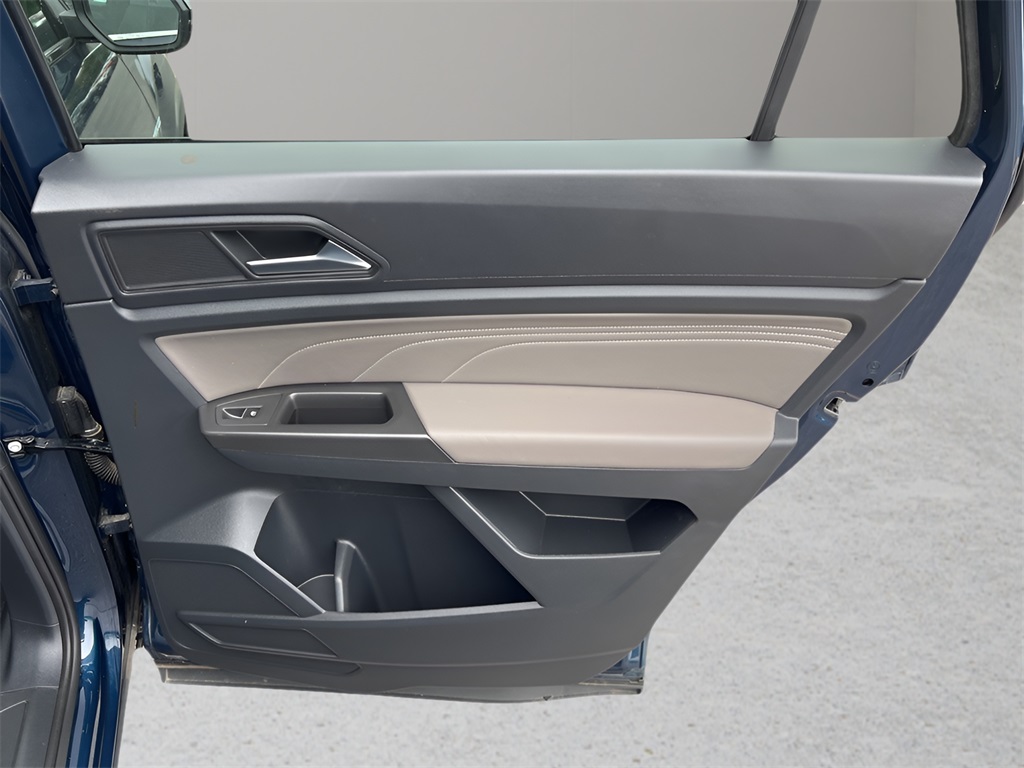 2022 Volkswagen Atlas Cross Sport V6 SE Technology photo 23